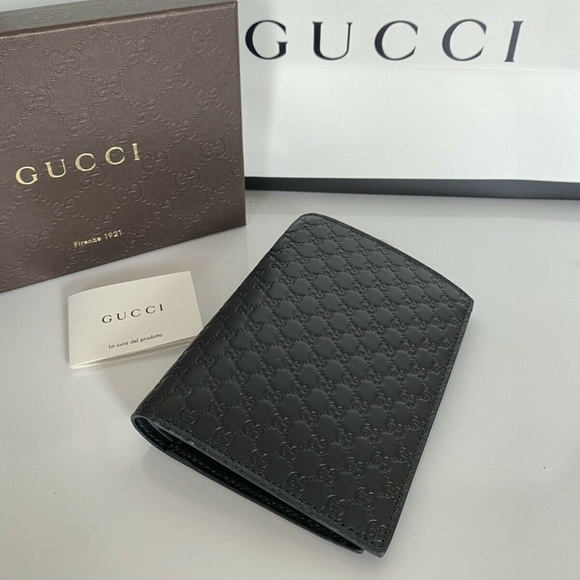 Gucci Passport Holder Wallet - Picture 1 of 8